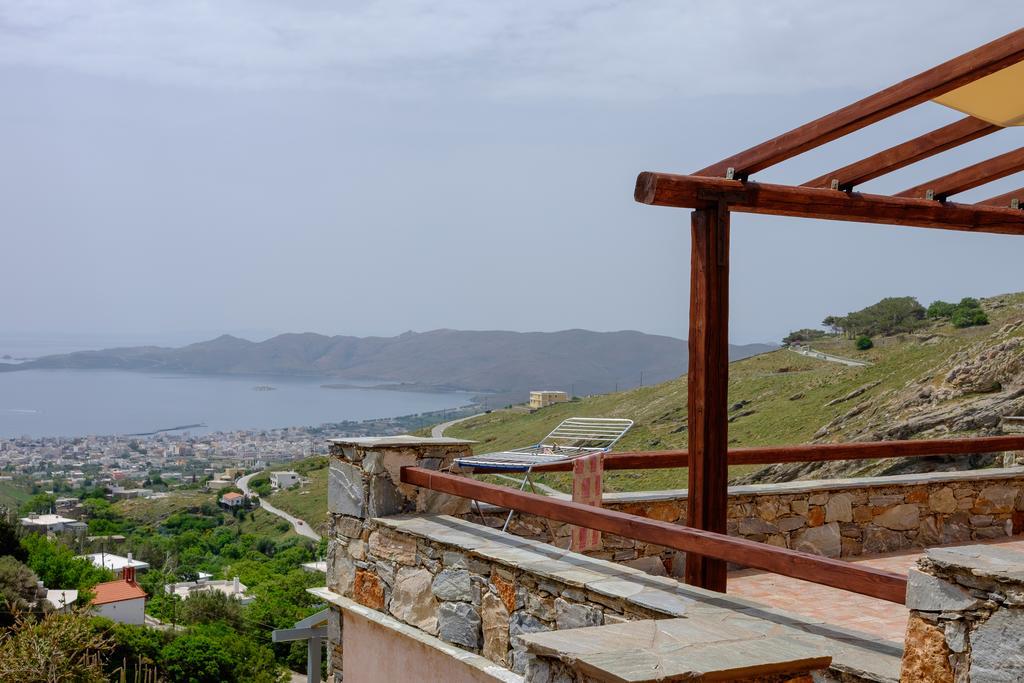 Makronas Apartments Каристос Екстериор снимка