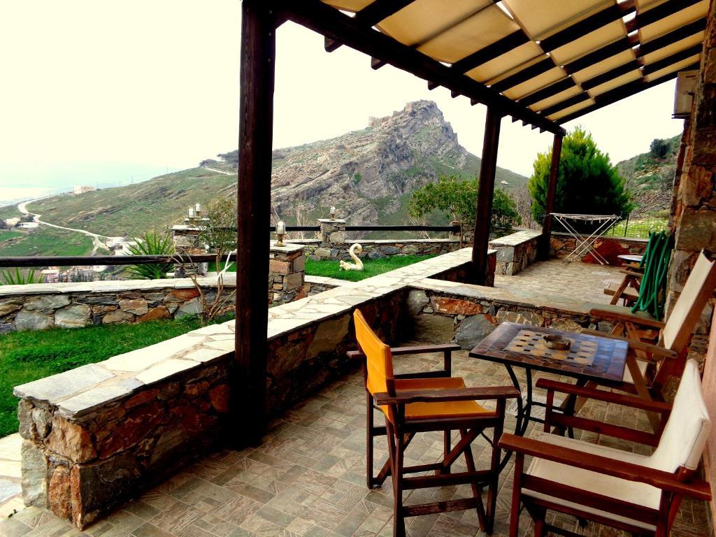 Makronas Apartments Каристос Екстериор снимка